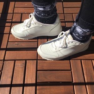 FREE White Cross Trekkers